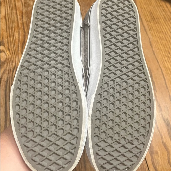 Vans Men’s size 7.5 Grey Canvas Leather Accents Sneakers Casual - Picture 2 of 6